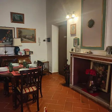 Dimora Lucrezia Апартаменты Сполето