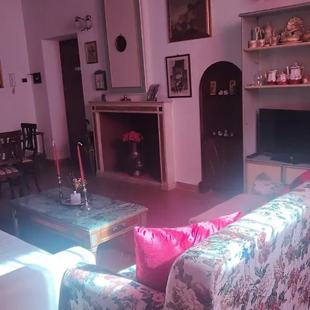 Dimora Lucrezia Апартаменты Сполето